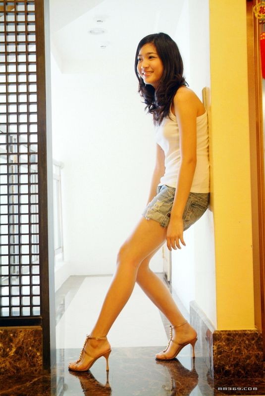 温柔的校园靓丽女生