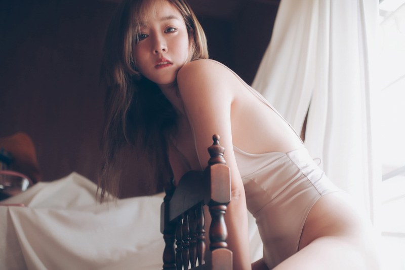 和服美女王雨纯性感美乳微露勾人欲望