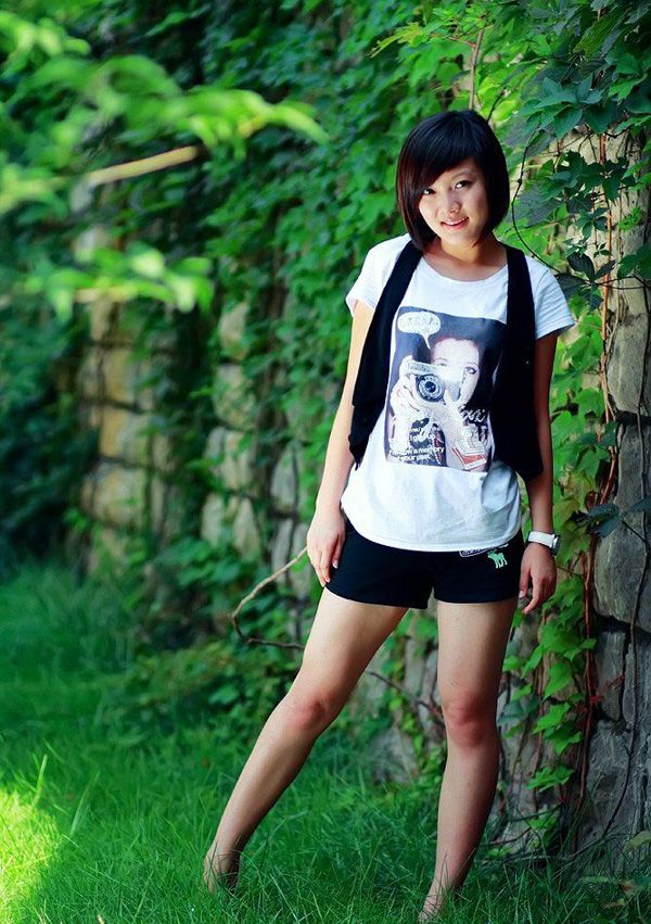 清纯可爱的乖巧小妹写真