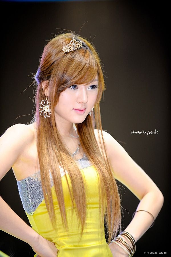 韩国顶级美艳车模黄美姬